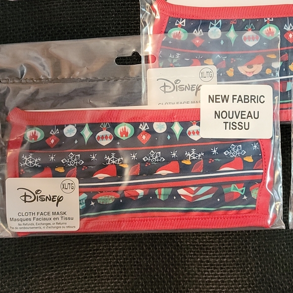 Disney Reusable Face Mask 😷, Christmas Mickey Mouse, this is a set of 5 - Picture 2 of 5